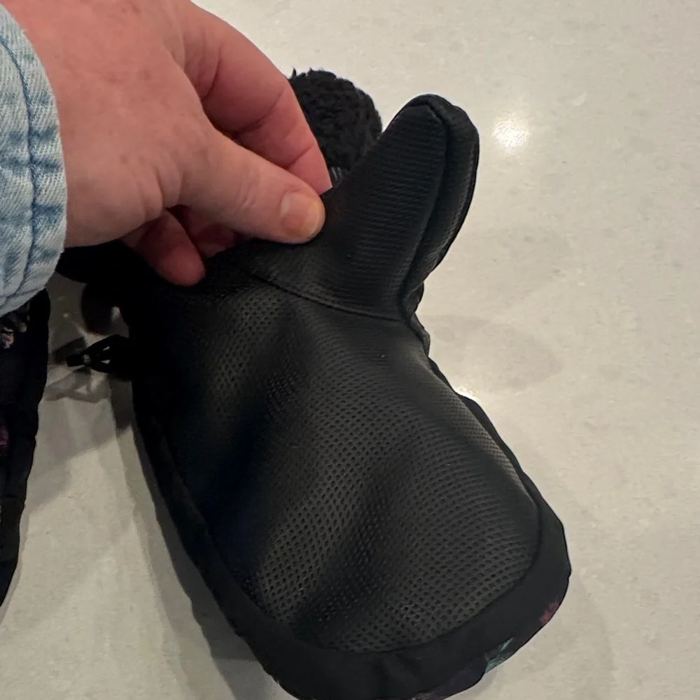 Dakine Kids' Black and Green Patterned Mittens
